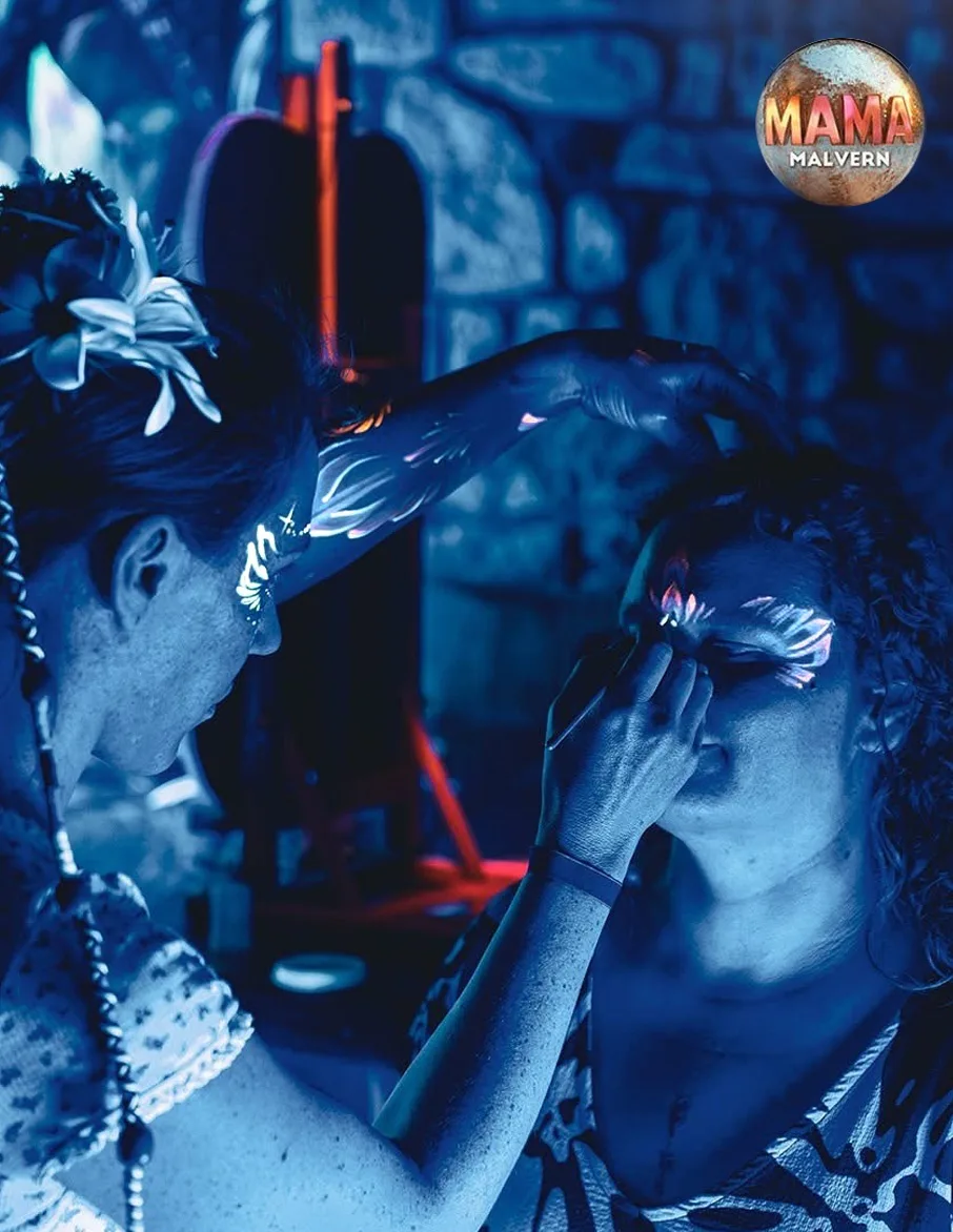 Maquillage artistique pour boîte de nuit par Manon Taillard - réalisation 2