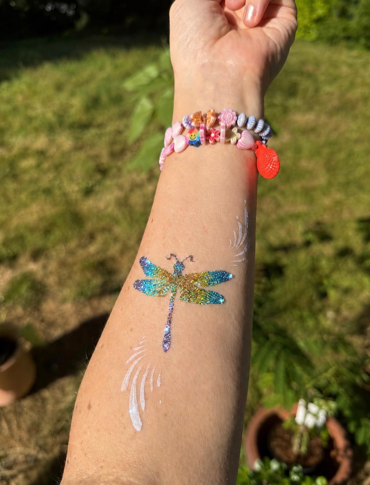 Bar à paillettes, tatouage à paillettes par Manon Taillard - réalisation 1