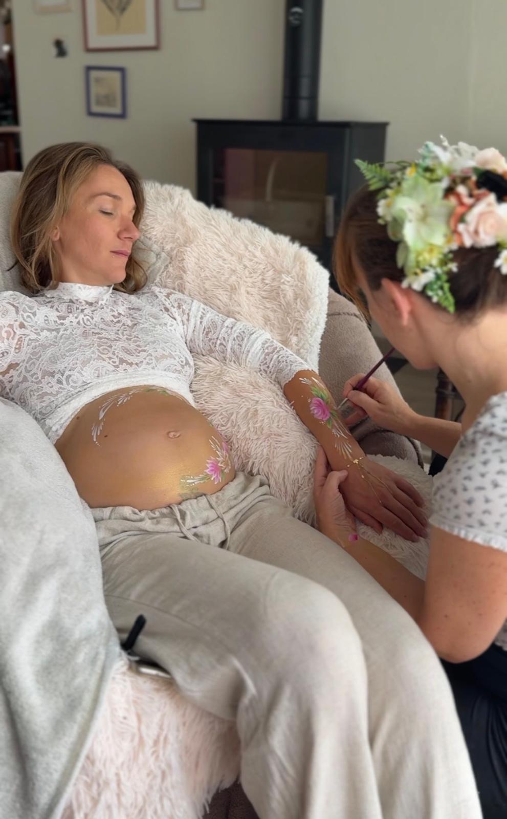 Belly painting pour future maman par Manon Taillard - réalisation 2
