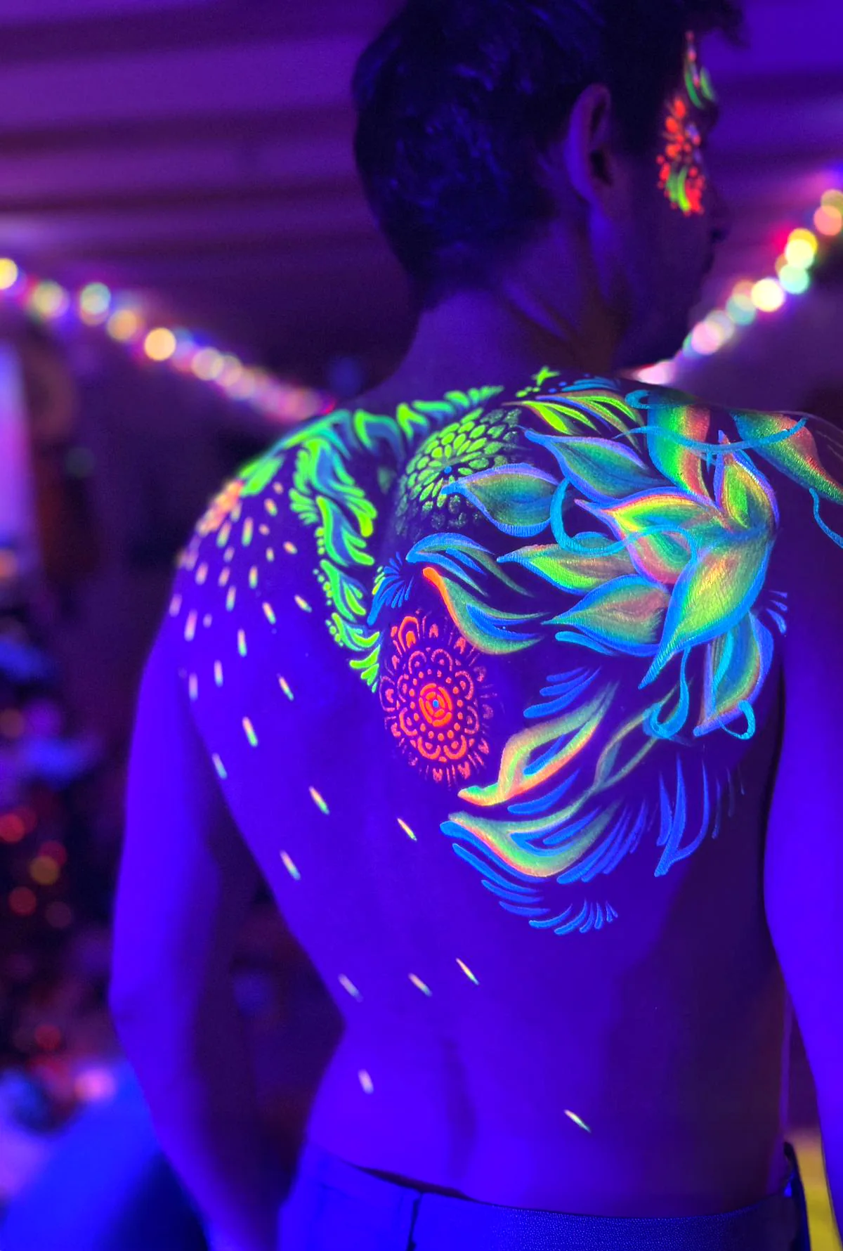 Maquillage fluo pour soirées et festivals par Manon Taillard - réalisation 2