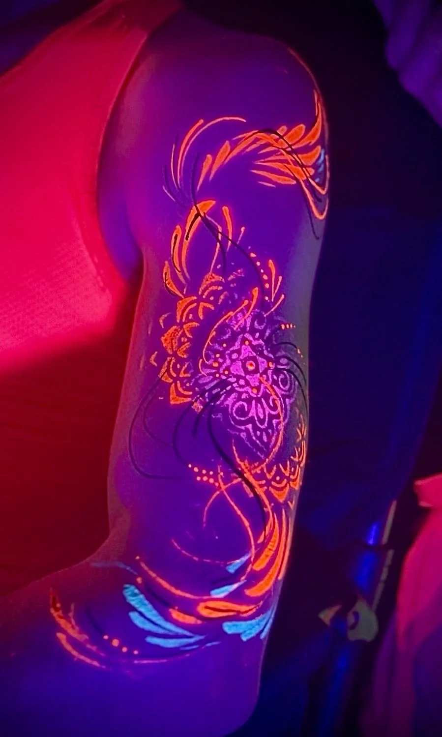 Maquillage fluo pour soirées et festivals par Manon Taillard - réalisation 10