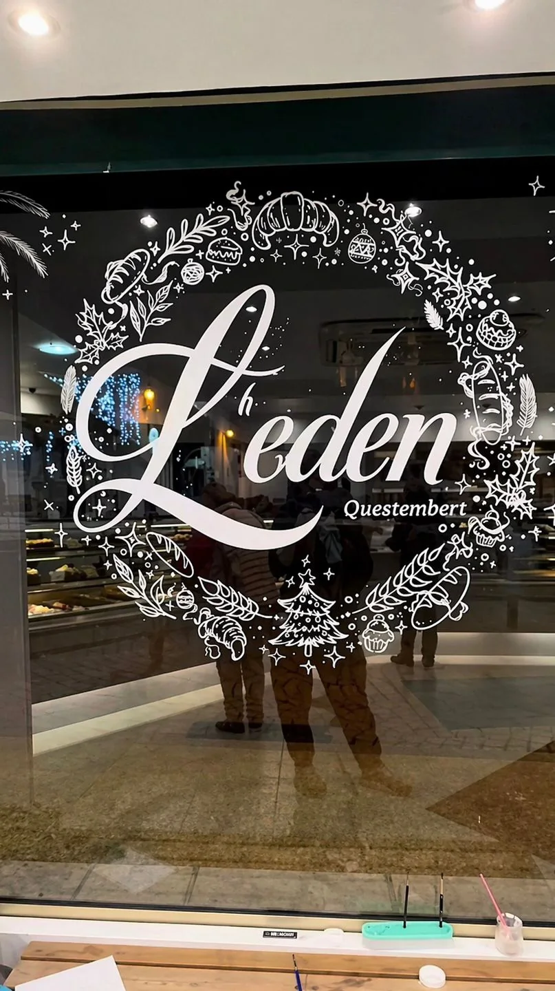 Peinture artistique sur vitrine par Manon Taillard - réalisation 2