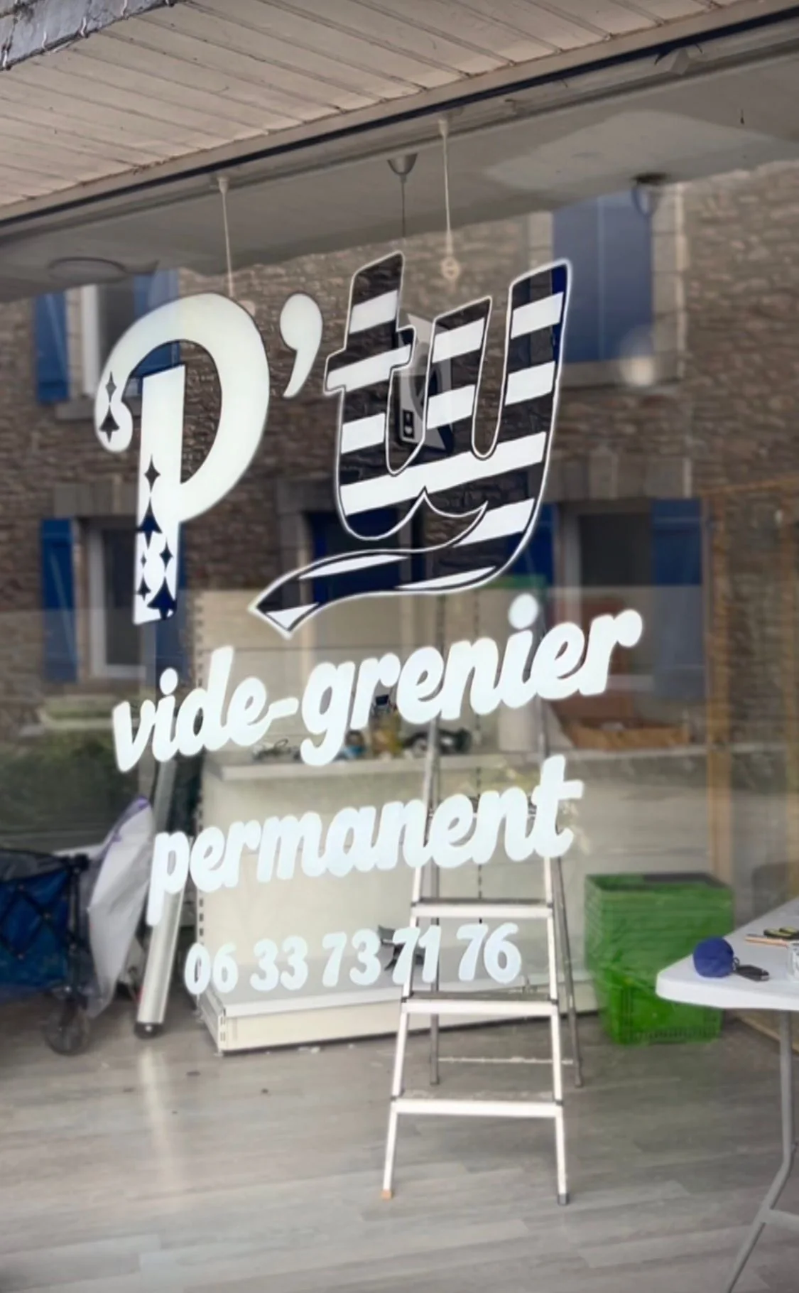Peinture artistique sur vitrine par Manon Taillard - réalisation 3